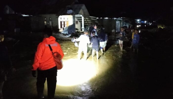 Banjir di Desa Wombo, Dua Korban Dinyatakan Hilang, Satu Diantaranya Ditemukan Meninggal Dunia