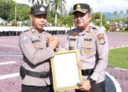 Kapolres Parigi Moutong Berikan Penghargaan kepada Bripka Abdul Harik