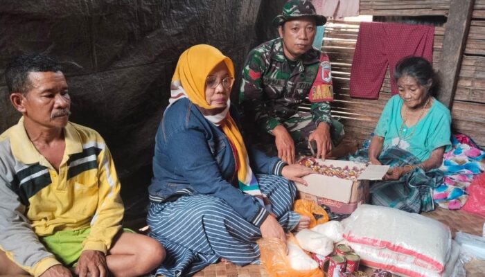 Kades Pebounang Beri Santunan kepada Warga Korban Kebakaran