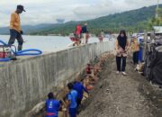 Pemerintah Desa Ulatan Dukung Perbaikan Tanggul Abrasi Pantai