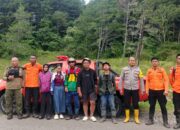 Dua Pendaki Tersesat di Gunung Country Ditemukan Selamat oleh Tim SAR