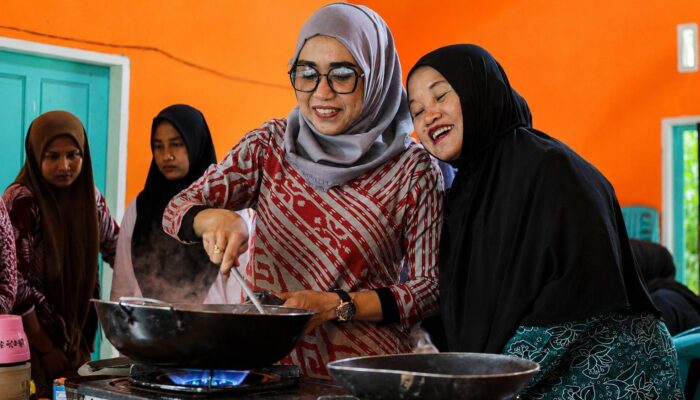 Pelatihan B2SA, TP-PKK Pebounang Belajar Olah Menu Bergizi dari Ibu Hamil hingga Lansia