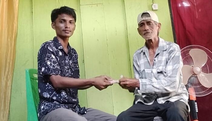 Pemdes Bambasiang Salurkan BLT Tahap 2 kepada 5 KPM