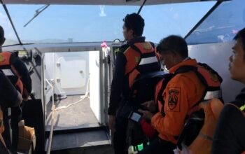 KM Balama Mati Mesin, Tiga Orang Dicari Tim SAR